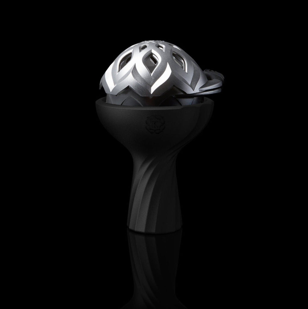 Samsaris Vitria III - Glass, shown with a Kaloud Samsaris bowl
