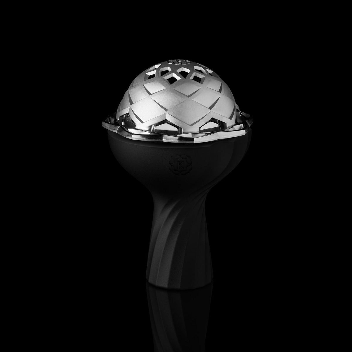 Kaloud Lotus II Argis Stainless Steel, shown with a Kaloud Samsaris bowl