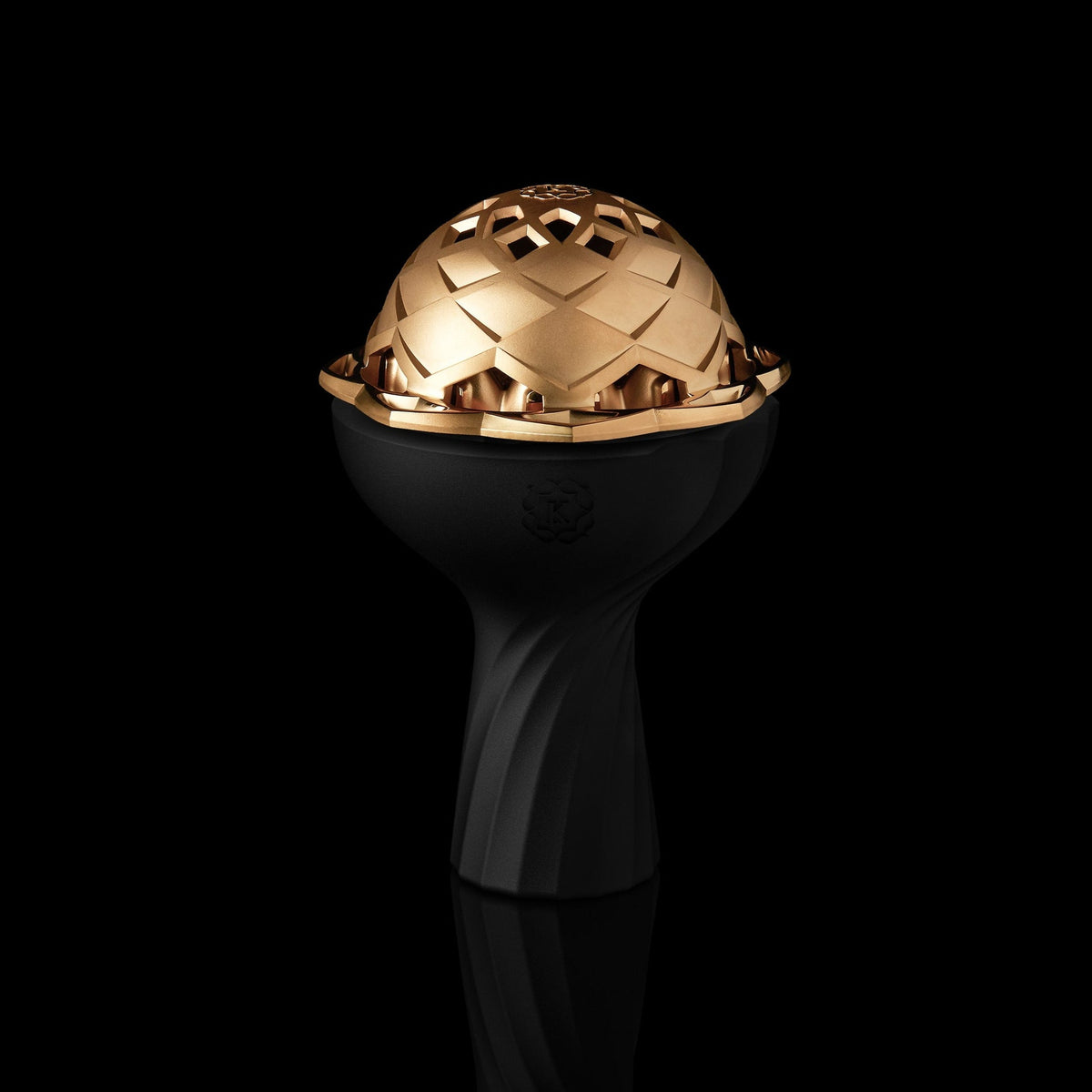 Kaloud Lotus II Auris Stainless Steel, shown with a Kaloud Samsaris bowl